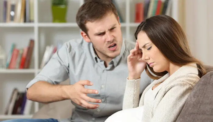 Thiếu sự quan tâm từ gia đình cũng là nguyên nhân gây trầm cảm khi mang thai