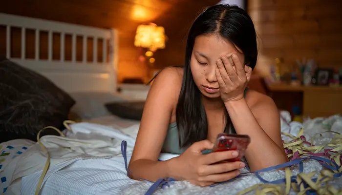 Người thức khuya thường khó ngủ sớm do đồng hồ sinh học của cơ thể đã quen với ngủ muộn