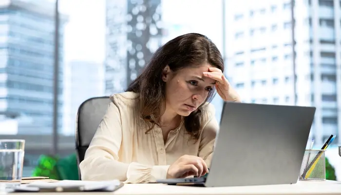 Áp lực công việc kéo dài có thể dẫn đến rối loạn hoảng sợ