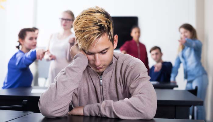 Áp lực từ môi trường xã hội cũng là yếu tố góp phần gây rối loạn sử dụng chất gây nghiện 