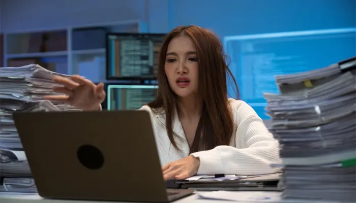 Áp lực từ công việc cũng là nguyên nhân dẫn đến trầm cảm mức độ 2