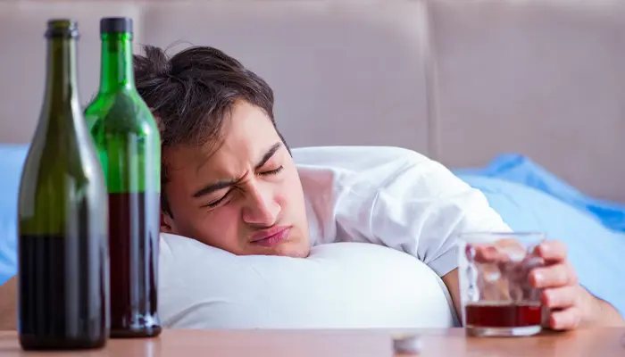 Uống rượu mất ngủ là do ảnh hưởng đến hoạt động của não bộ