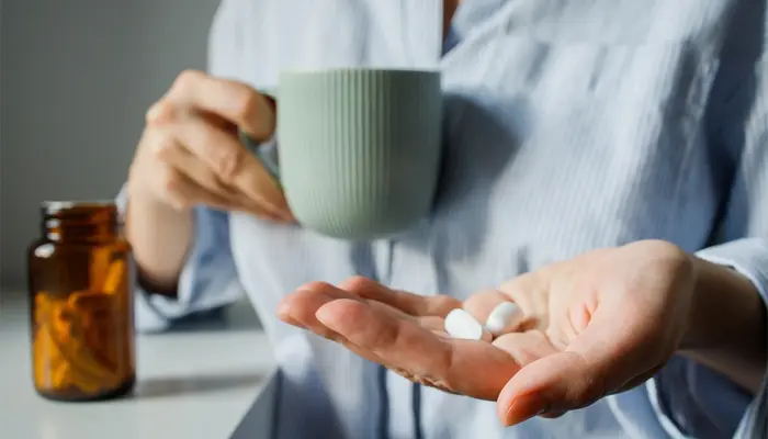 Tuân thủ điều trị theo chỉ định của bác sĩ để hạn chế biến chứng tâm thần phân liệt 