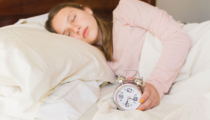 Ngủ đủ giấc và đúng giờ là cách phòng ngừa bệnh Alzheimer hiệu quả