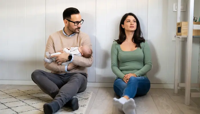 Mẹ nên chủ động thăm khám hay tham gia nhóm hỗ trợ để phòng ngừa trầm cảm 