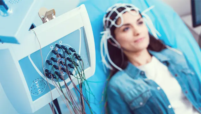 Điện não đồ giấc ngủ là phương pháp ghi lại hoạt động điện não khi bệnh nhân ngủ giúp chẩn đoán bệnh