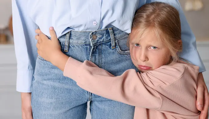 Rối loạn lo âu chia ly xảy ra ở người cảm thấy sợ hãi khi rời xa người họ gắn bó