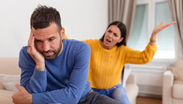 Người thân không nên cãi, chỉ trích người bệnh tâm thần phân liệt 