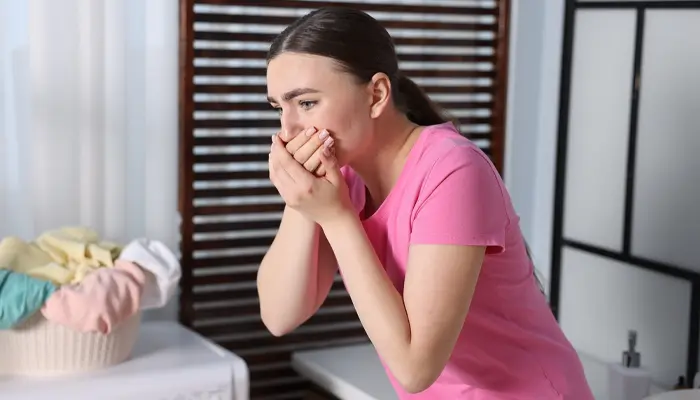 Hà thủ ô có thể gây ra tác dụng phụ về tiêu hóa như buồn nôn