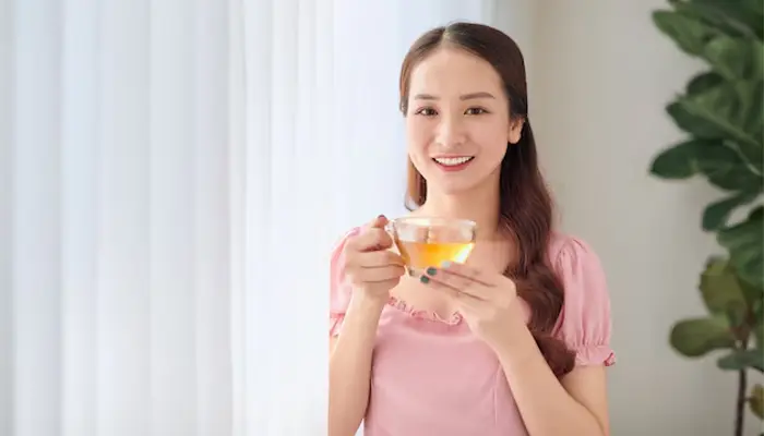 Nên uống trà ô long vào buổi sáng, tránh uống quá sát giờ đi ngủ