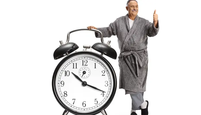 Thiết lập khung giờ ngủ cố định là thói quen tốt giúp ngủ ngon mỗi tối 