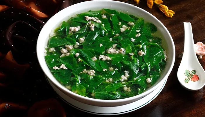 Món canh rau ngót nấu thịt bằm dễ làm
