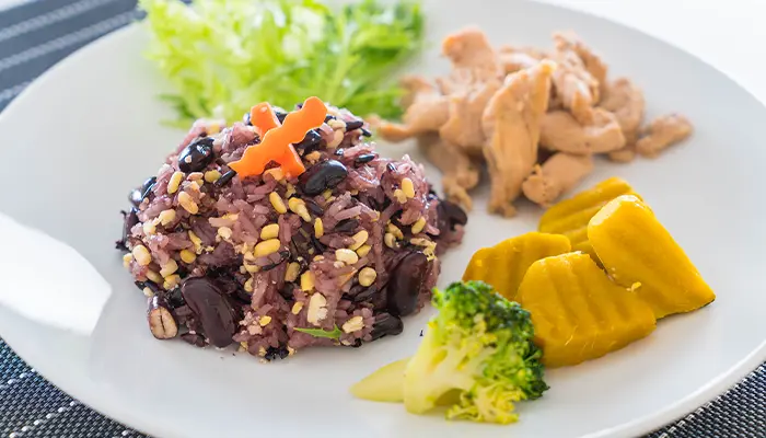 Thực đơn cho người mất ngủ với món cơm gạo lứt