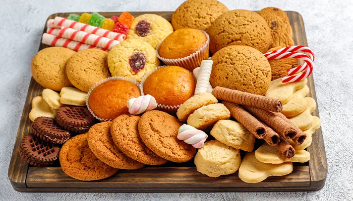 Người bệnh Parkinson nên hạn chế ăn bánh kẹo chứa nhiều đường