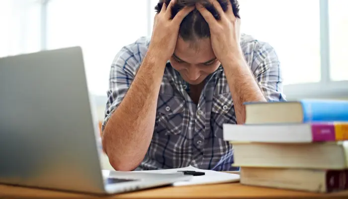 Hiện nay tình trạng trầm cảm ở sinh viên đại học càng ngày gia tăng 