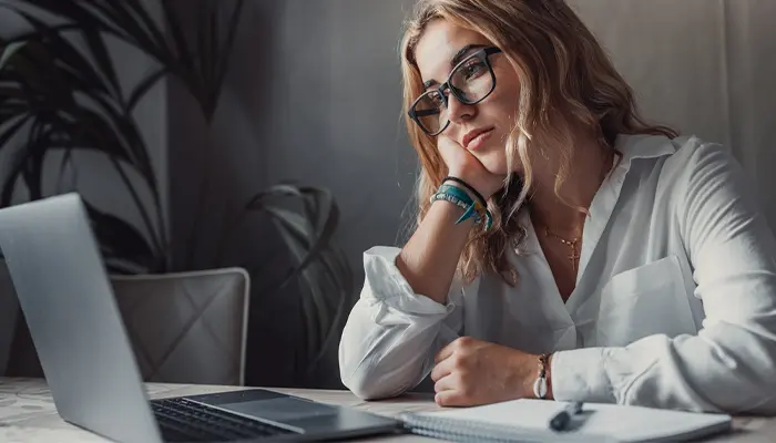 Trầm cảm dai dẳng với tình trạng giảm hứng thú trong công việc