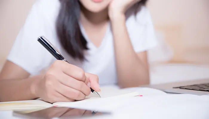 Người bệnh trầm cảm có thể viết nhật ký cảm xúc