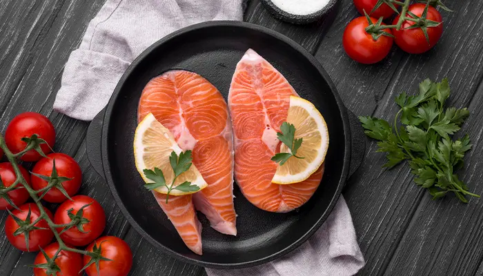 Trầm cảm sau sinh nên ăn gì? Thực phẩm giàu omega-3 như cá hồi 