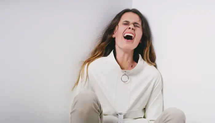 Triệu chứng của bệnh tâm thần phân liệt rất đa dạng