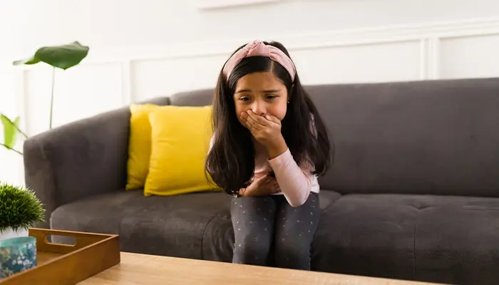 Triệu chứng của động kinh thể bụng buồn nôn hoặc nôn