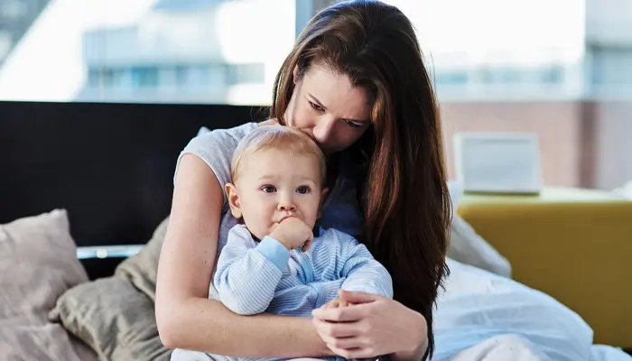 Dấu hiệu mất ngủ sau sinh là ngủ chập chờn, khó vào giấc