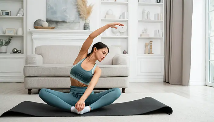 Có thể vận động nhẹ như tập yoga để tiêu hao năng lượng