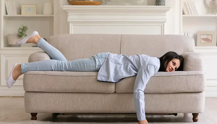 Nằm ngủ với tư thế sai cũng là nguyên nhân khiến bạn thường thức giấc giữa đêm 