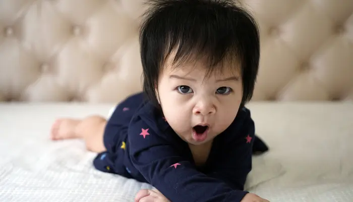 Trẻ sơ sinh ngủ không sâu giấc xuất phát từ nhiều nguyên nhân khác nhau 