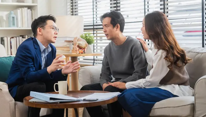 Sự hỗ trợ từ gia đình và người thân cũng là cách vượt qua trầm cảm trước hôn nhân 