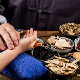 8 Bài thuốc dân gian trị mất ngủ được lưu truyền phổ biến