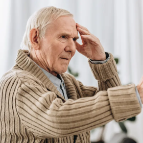 Bệnh Alzheimer sống được bao lâu nếu không kiểm soát 