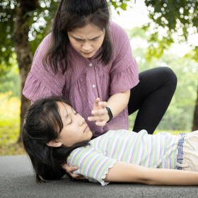 Bệnh động kinh ở trẻ em có chữa được không? Có tái phát không?