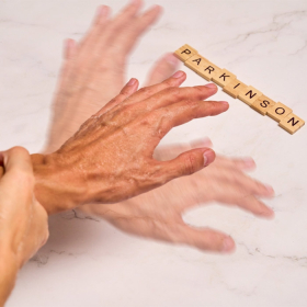 Bệnh Parkinson là gì? Nguyên nhân, triệu chứng, cách điều trị