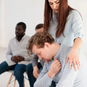 Cách hỗ trợ người thân bị tâm thần phân liệt để phục hồi tốt hơn