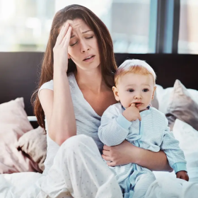  Dấu hiệu trầm cảm sau sinh: 8 biểu hiện mẹ cần biết