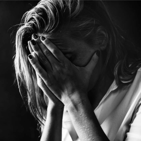 Dấu hiệu tự kỷ trầm cảm cần được can thiệp sớm