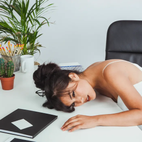 Không ngủ trưa có sao không? Những ảnh hưởng bạn nên biết