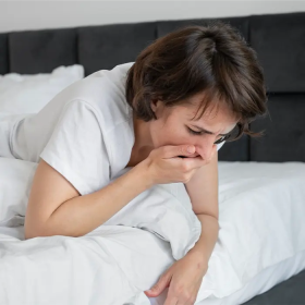 Mất ngủ buồn nôn là dấu hiệu bệnh gì? Nguyên nhân cần biết