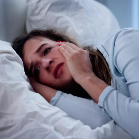 Mất ngủ do trầm cảm: Nguyên nhân và giải pháp cải thiện giấc ngủ nhanh