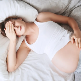 Mẹ bầu mất ngủ 3 tháng đầu có sao không? Cách cải thiện