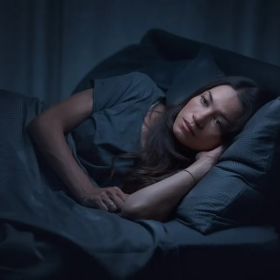 Ngủ không sâu giấc: Nguyên nhân và giải pháp giúp ngủ ngon
