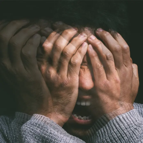 Nguyên nhân bệnh tâm thần phân liệt do đâu gây ra?