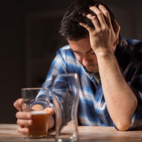 Rối loạn tâm thần do rượu: Cẩm nang nhận biết và điều trị