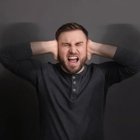 Tâm thần phân liệt ảo thanh là gì? Vì sao nghe thấy tiếng nói?