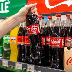 Uống Coca có mất ngủ không và cách uống ít ảnh hưởng giấc ngủ